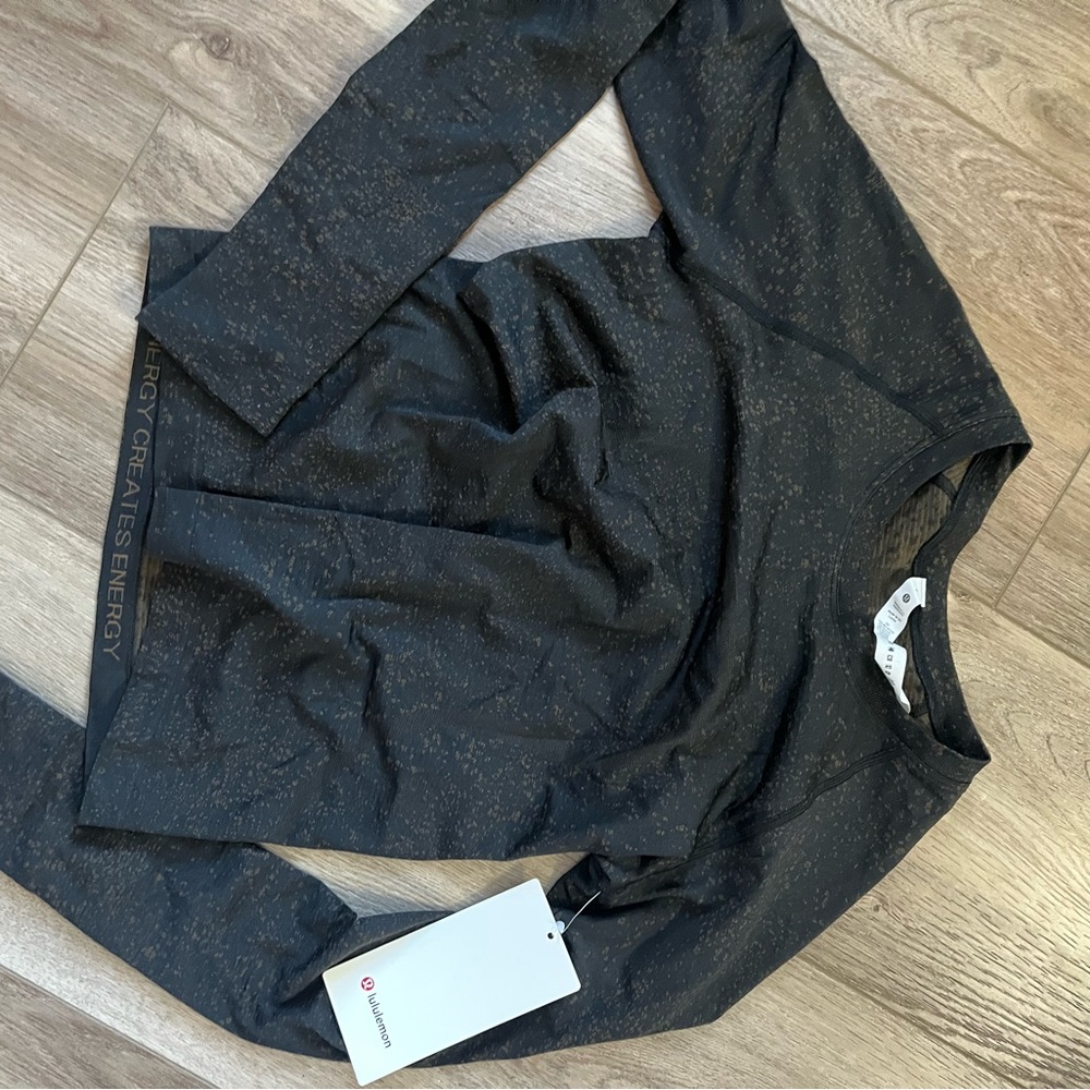 Black Lululemon Long Sleeve Top // size 6 // race length //